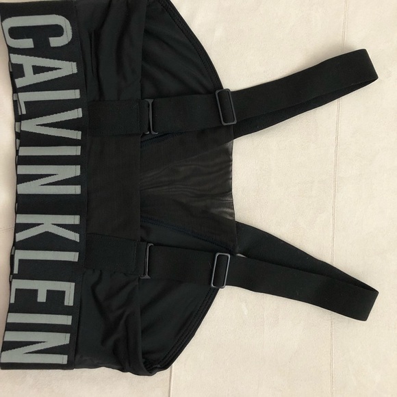 Calvin Klein sports bra - Picture 2 of 3